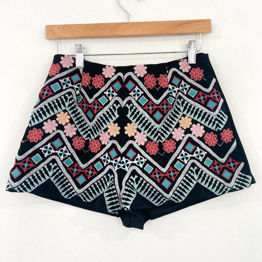 Lulus Floral Embroidered Black Booty Shorts size Medium Aztec High Waist